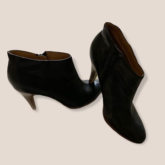 Size 8.5 Fioni Heeled Black Booties - Picture 3 of 6